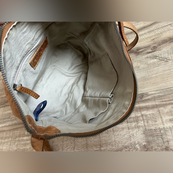 American Leather Co. Tan Crossbody purse Bag boho hobo crocodile alligator print - Picture 16 of 16